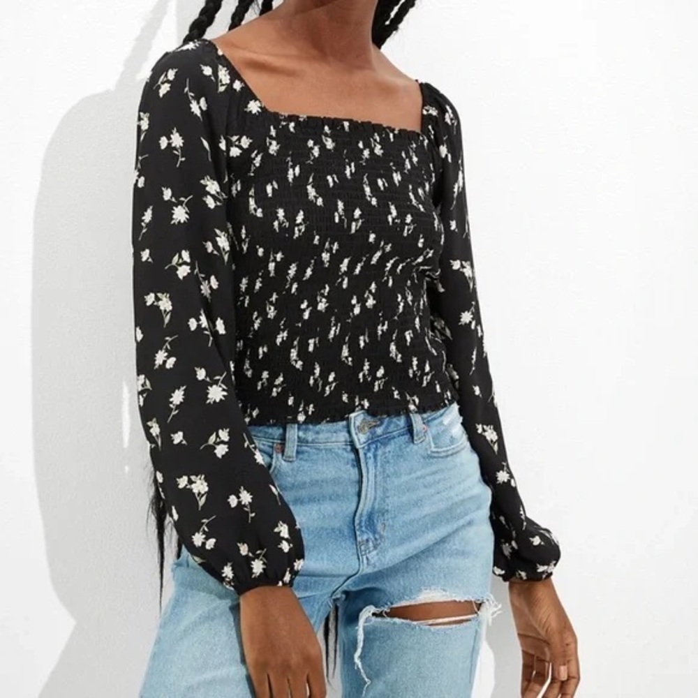 5/$50 🌷🌼🌿 AMERICAN EAGLE Floral Smocked Top Size S